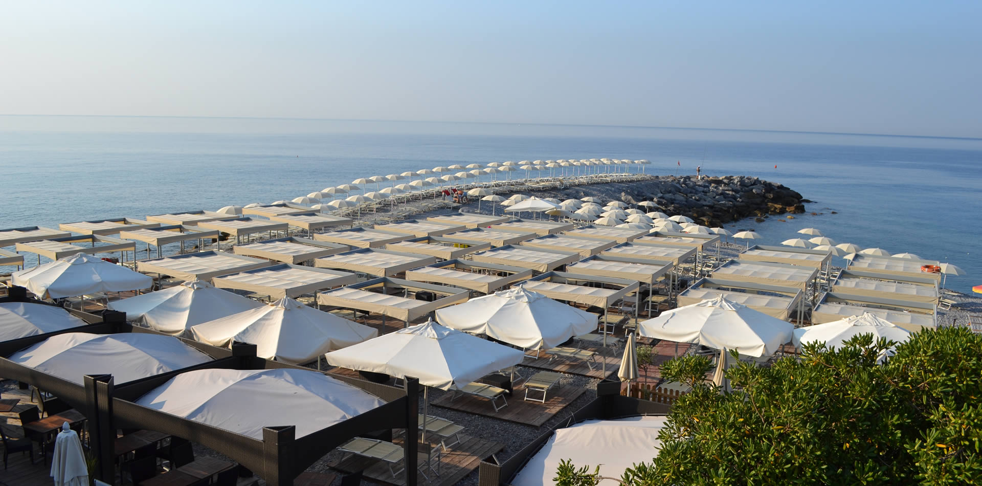 La Spiaggia A Bordighera I Bagni Amarea A Capo Ampelio